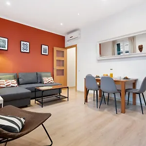 Recently Renovated 2 Bedroom In Eixample , Barcelona Spain